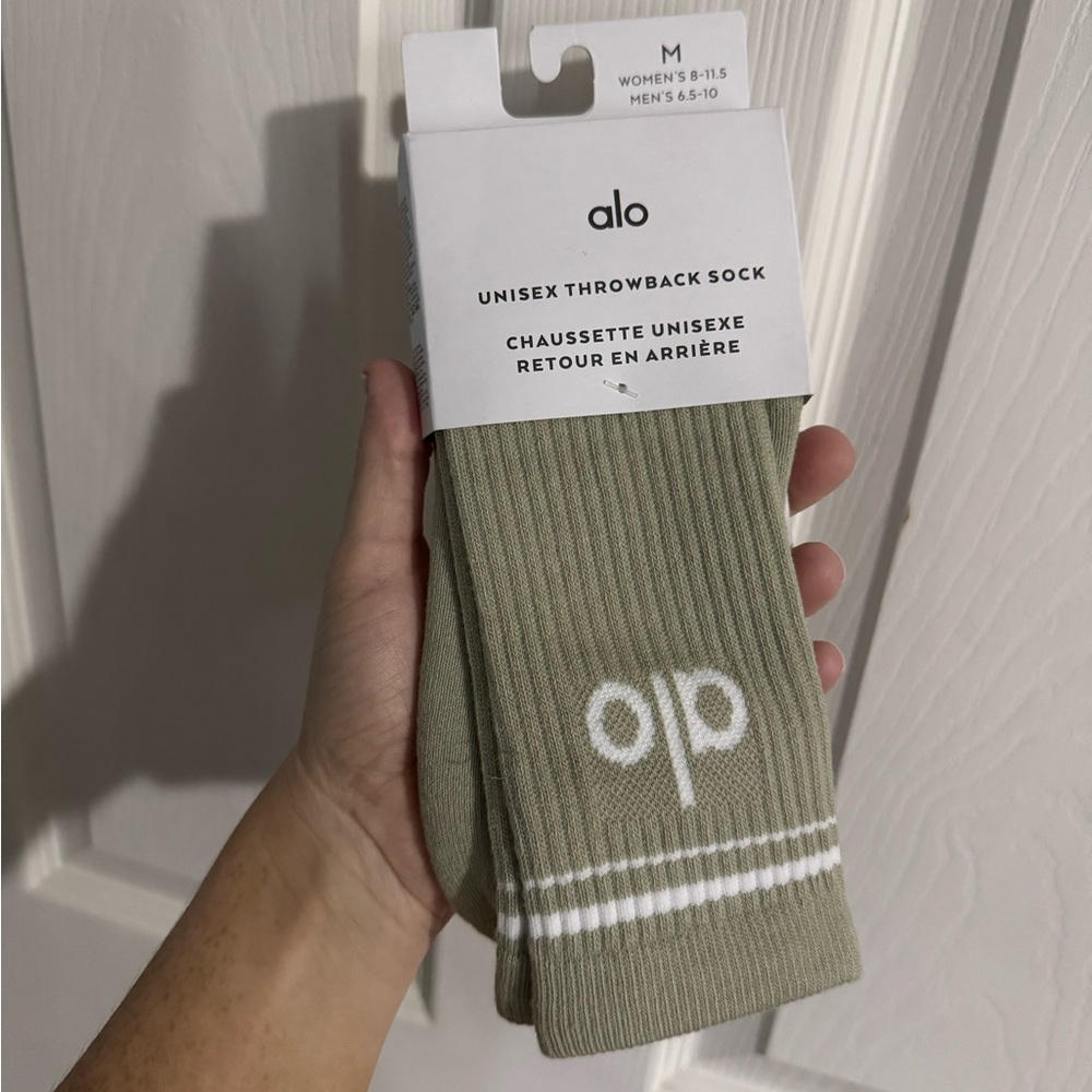ALO Yoga Unisex Throwback Sock - Olive